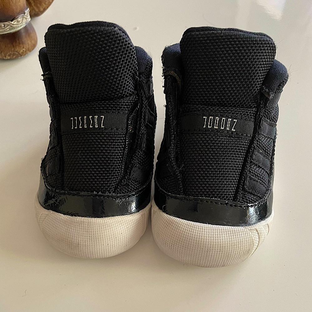 Air Jordan 11 retro crib bootie